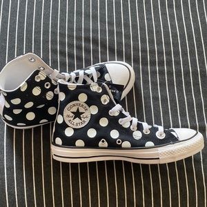 NWT hi top converse